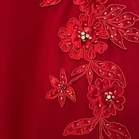 Red embroidered beaded grad dress. Formal gown - Picture 7 of 11